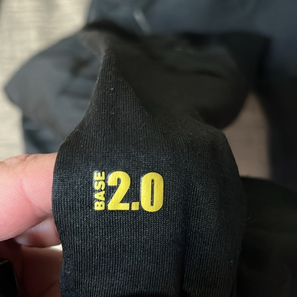 Under Armour Base 2.0 Base Layer - Picture 3 of 3